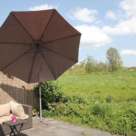 Comfortable Near The בית נופש Warmenhuizen