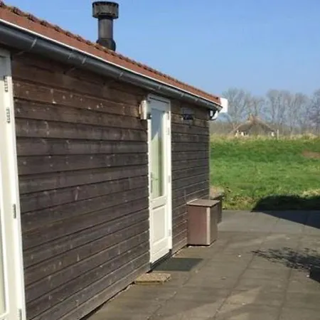 בית נופש Comfortable Near The *