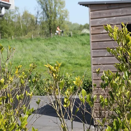 Comfortable Near The בית נופש Warmenhuizen